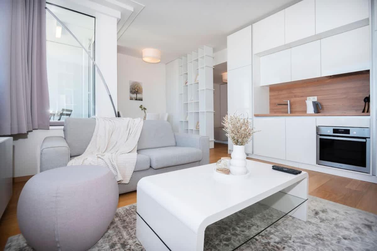 Luxury 1Bdrm On The 28Th Floor Apartment Bratislava Ngoại thất bức ảnh