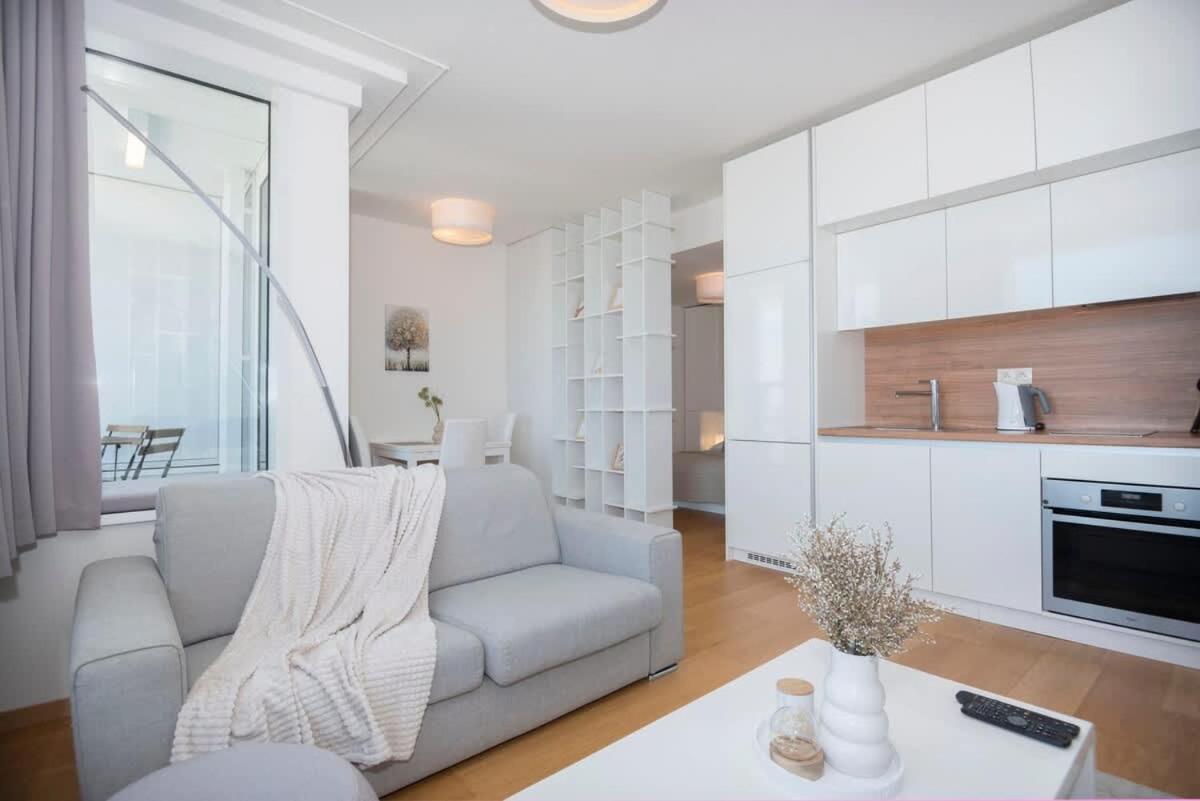 Luxury 1Bdrm On The 28Th Floor Apartment Bratislava Ngoại thất bức ảnh